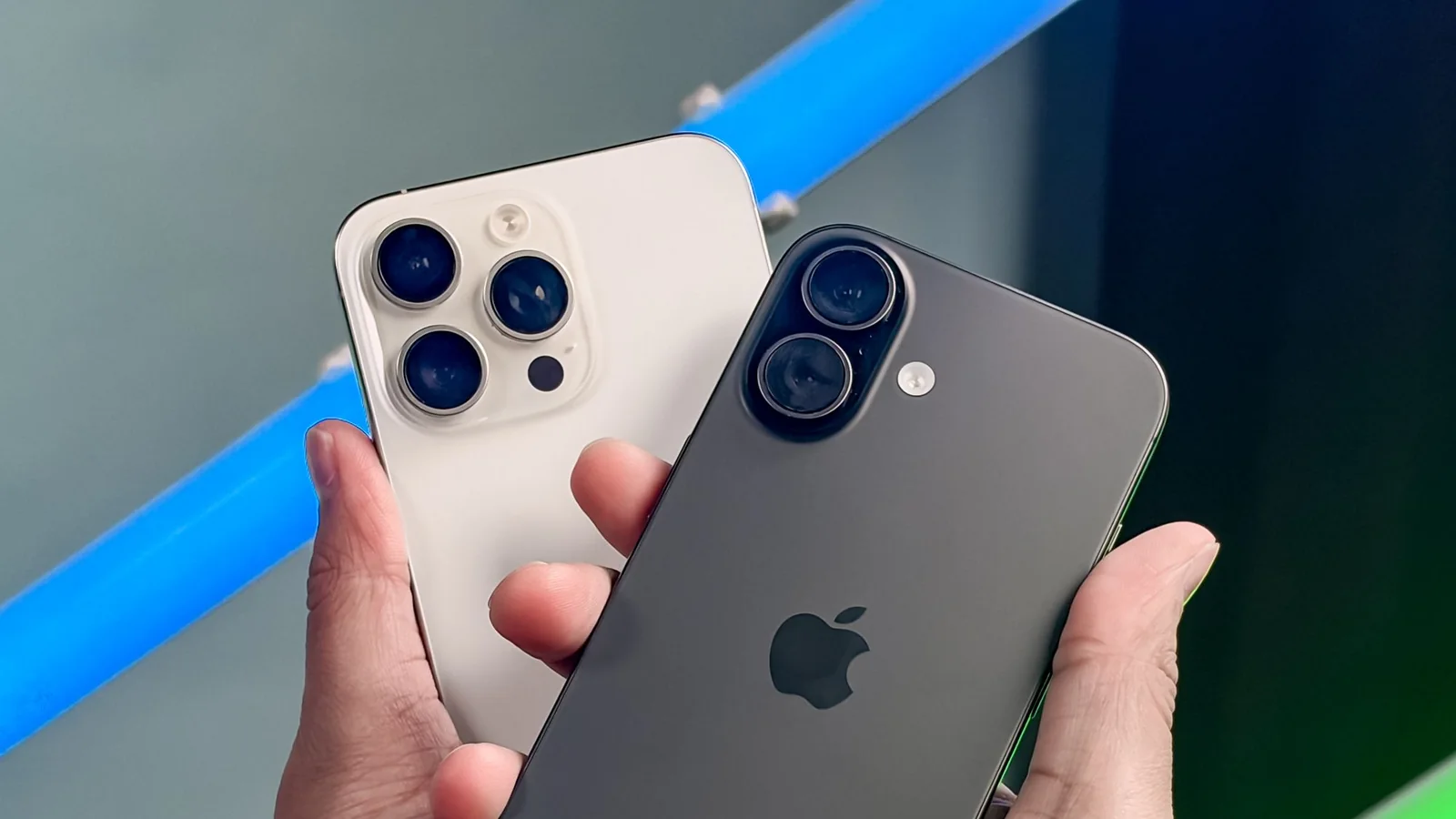Why I Downshifted From an iPhone Pro Max to a Base iPhone