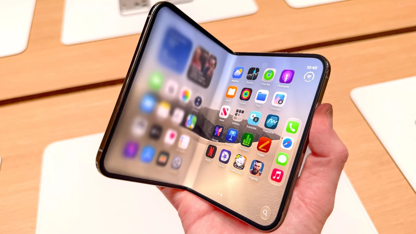iPhone Duo Production Faces Challenges Due to Apple's High Standards