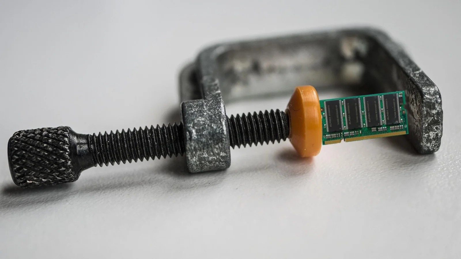 New Linux Memory Compression Tech CRAM Delivers Massive Speedups