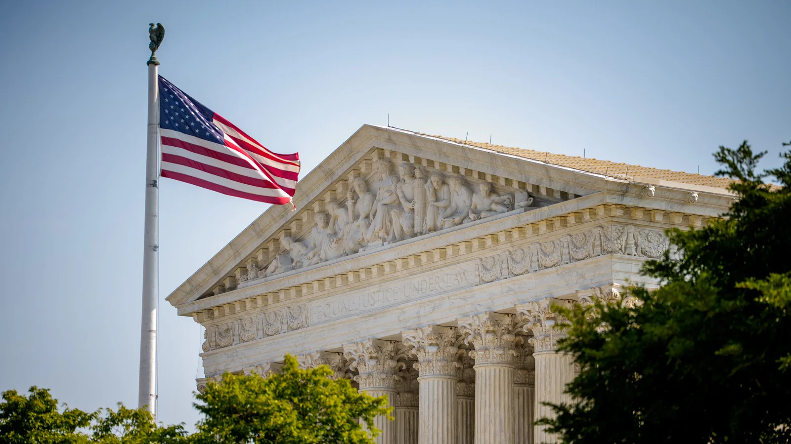 Can AI Models Help in Legal Battles Without Spreading Fabrication?