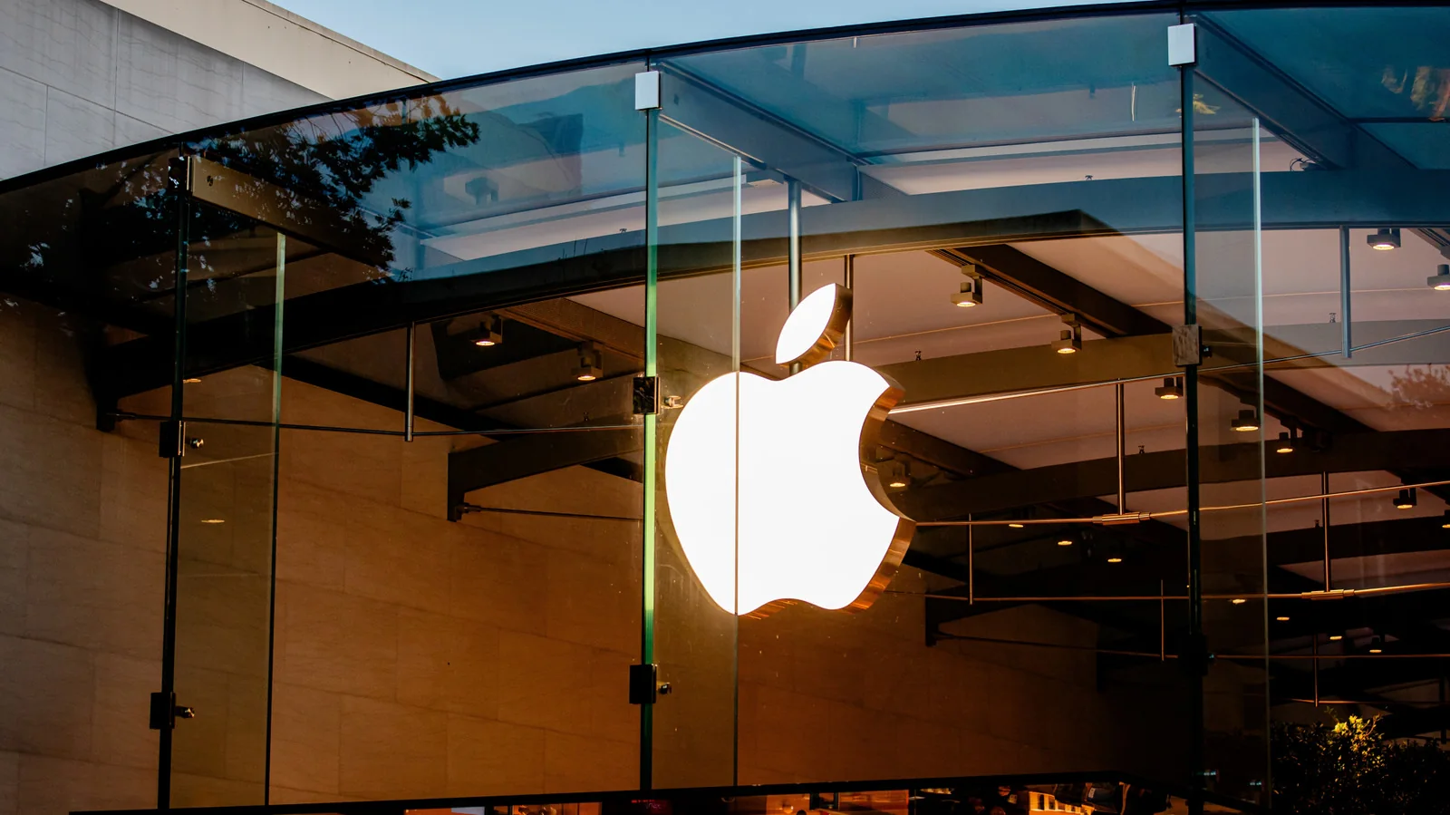 Apple's Impersonation Risk Detection Protects iPhones From Scammers