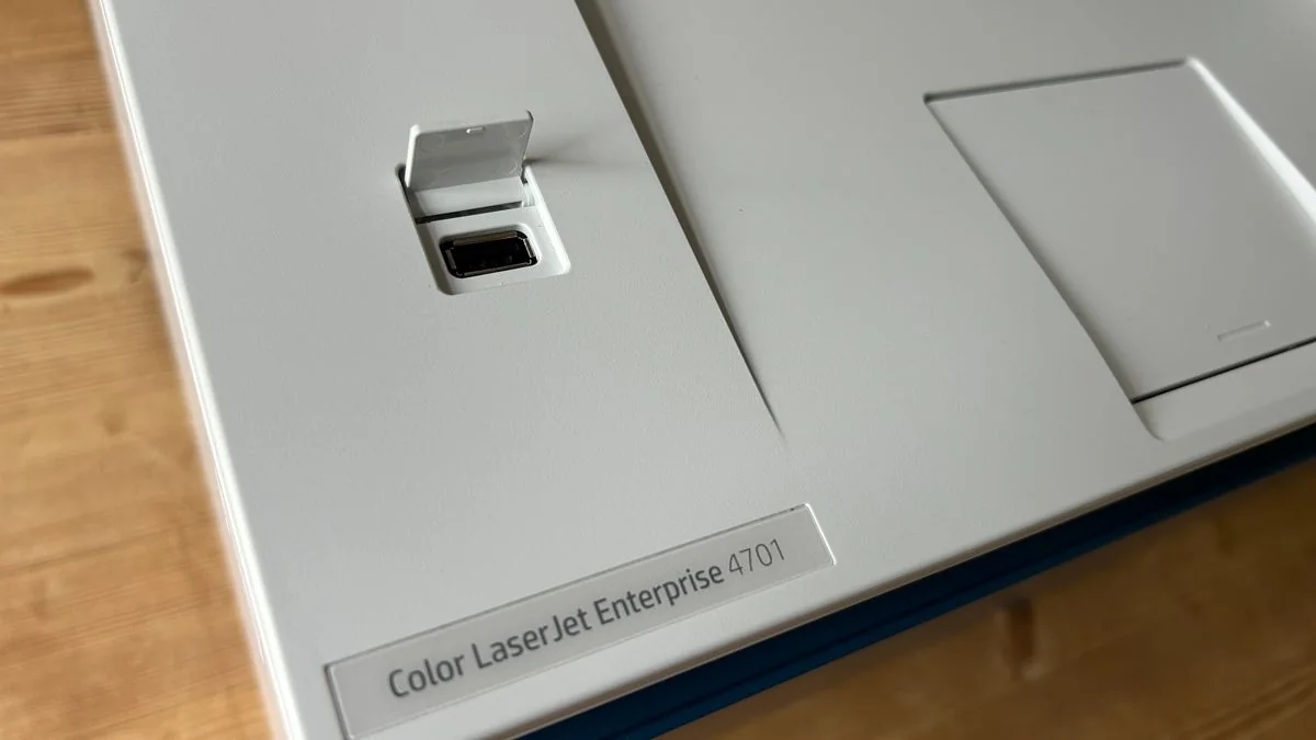 Testing out the HP Color LaserJet Enterprise 4701 laser printer in our home office