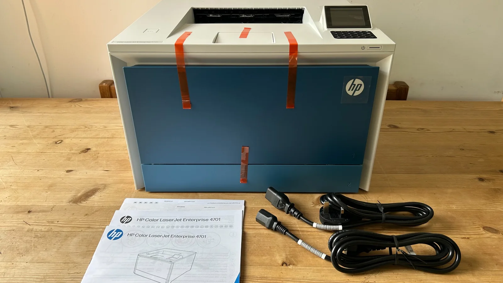 Testing out the HP Color LaserJet Enterprise 4701 laser printer in our home office