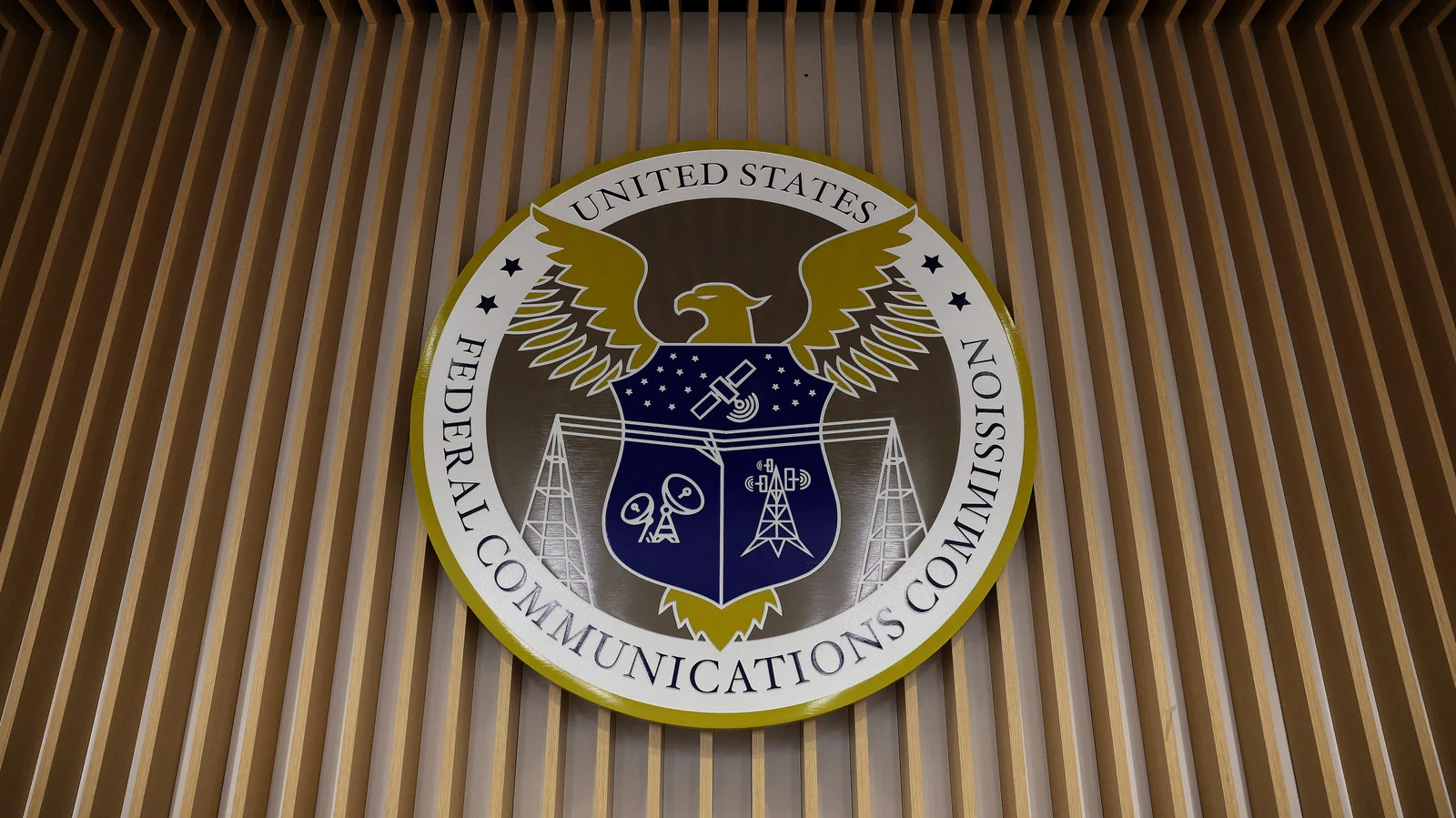 FCC Proposes New Mid-Band Spectrum Auction and Unlocking 800MHz for Drones