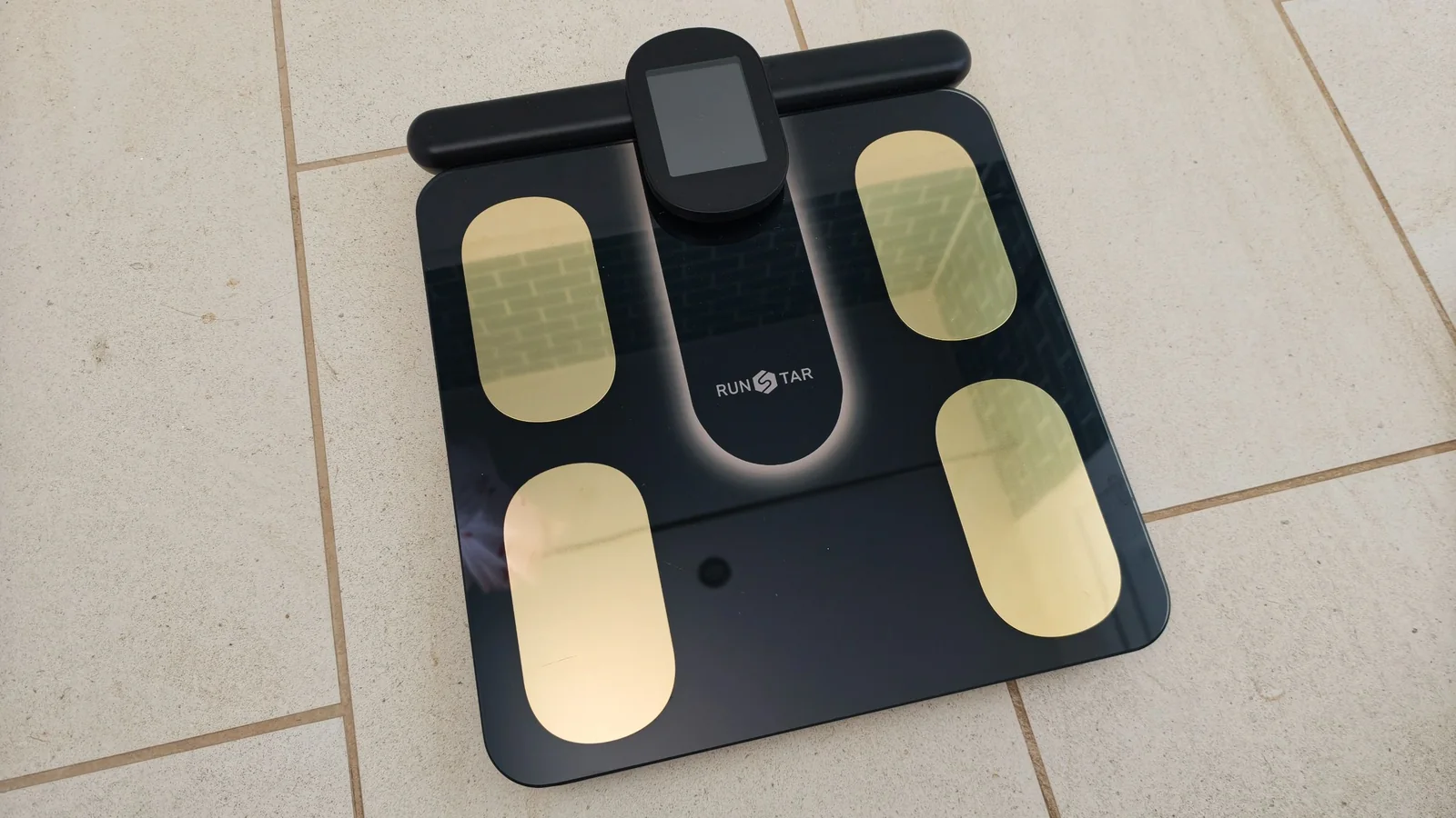 RunStar 8E SmartScan Pro Review: Advanced Health Tracking for the Family