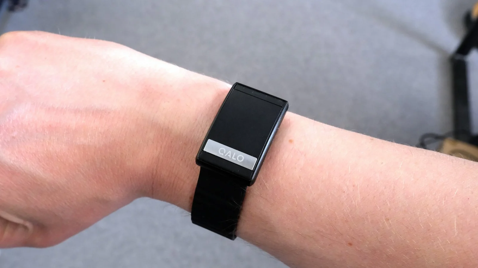 Qalo SL-1 Review: A Subscription-Free Smart Band With a Steep Price Tag