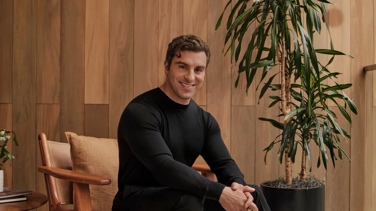 Brian Chesky on AI Agents, Chatbots, and the Need for an AI Operating System