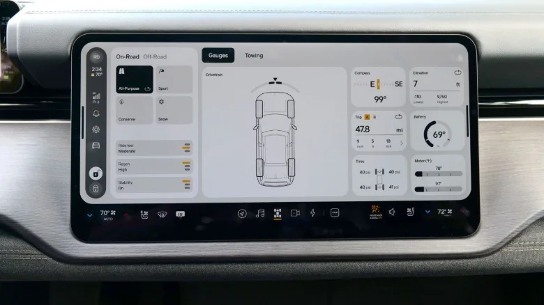 The drive mode tab in the Rivan R2's infotainment screen.