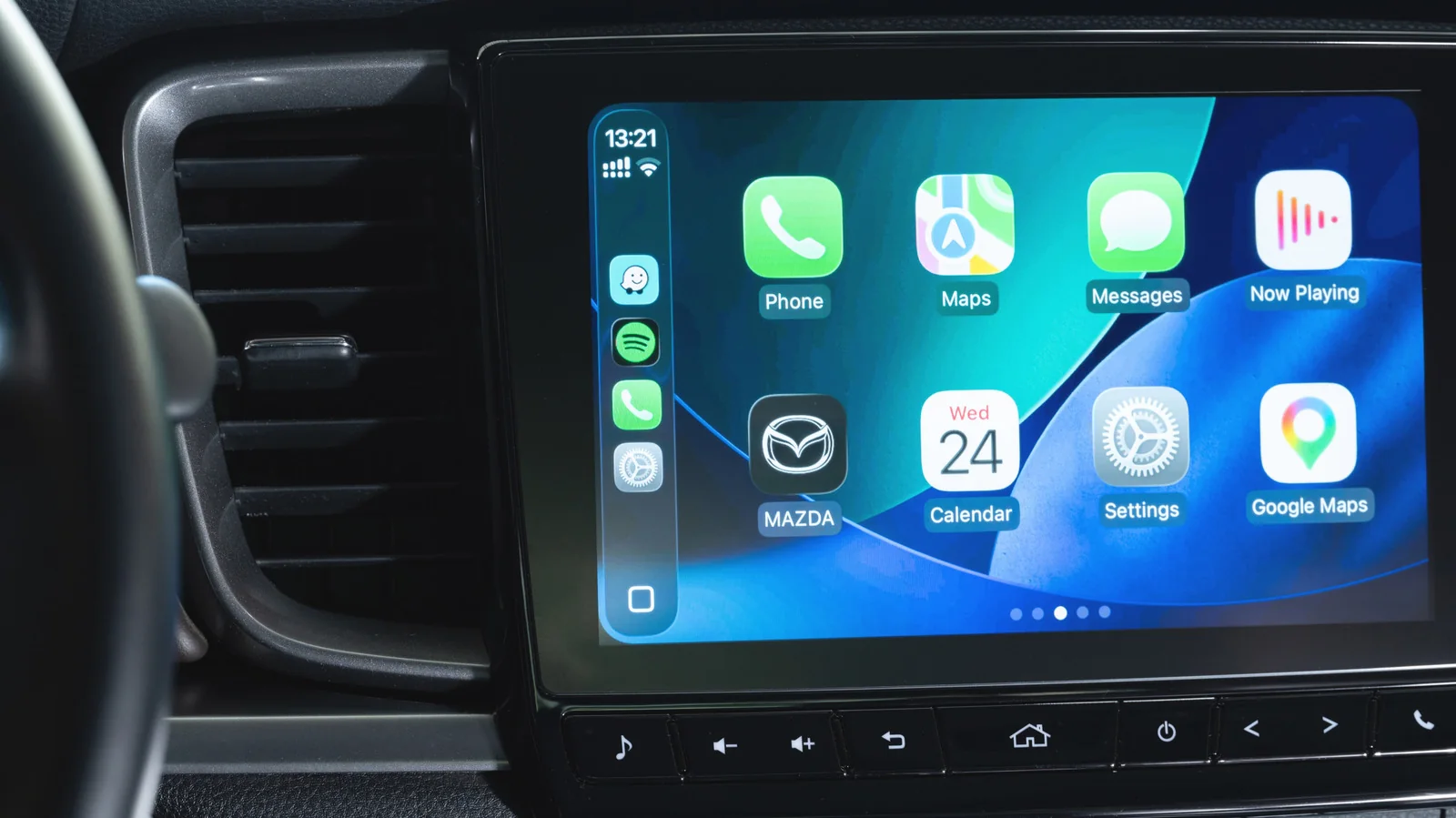 Why Your Phone Overheats with CarPlay or Android Auto