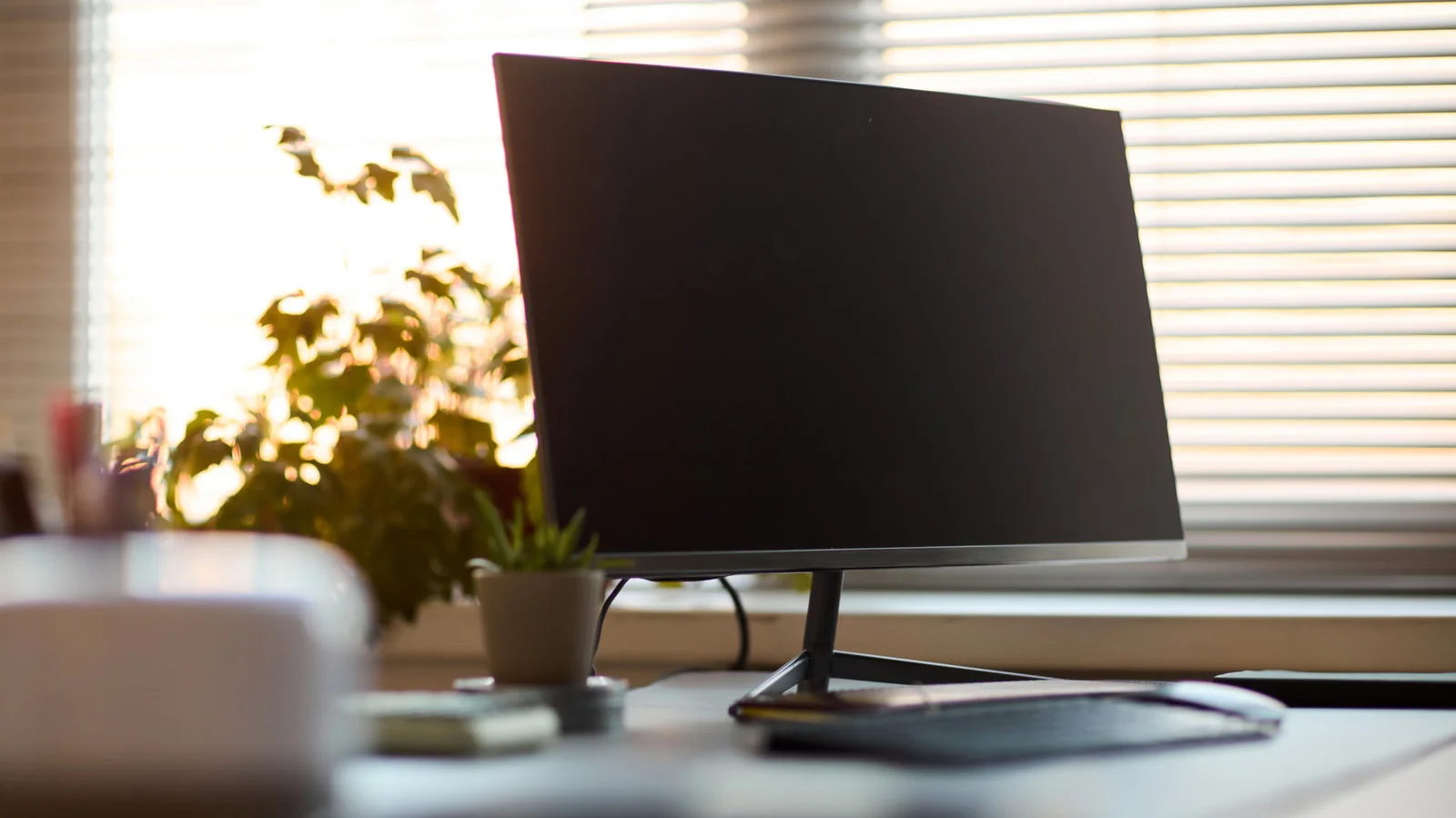 Mini PC vs. Laptop: Which Is Better for Your Home Office?