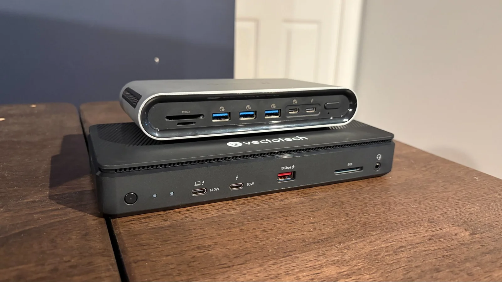 Thunderbolt 5 Docks Compared: VectoTech V-Core vs. Orico TB5
