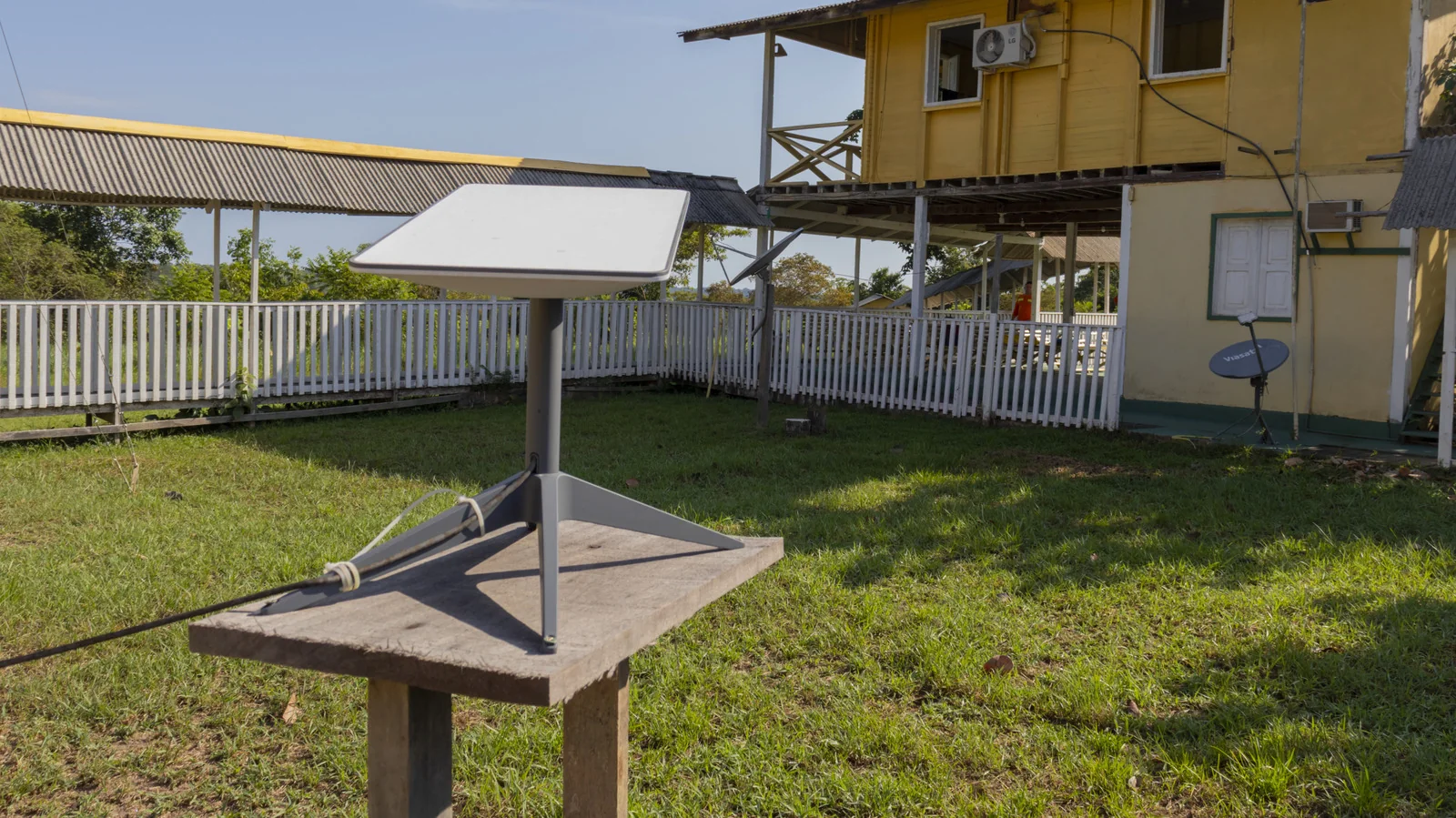 Starlink Speeds vs. 5G Home Internet: A Real-World Comparison