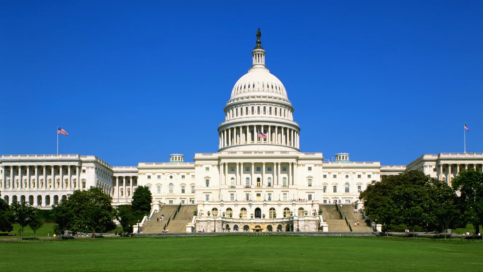 U.S. Senate Investigation Finds Misleading Claims Behind AI Data Centers