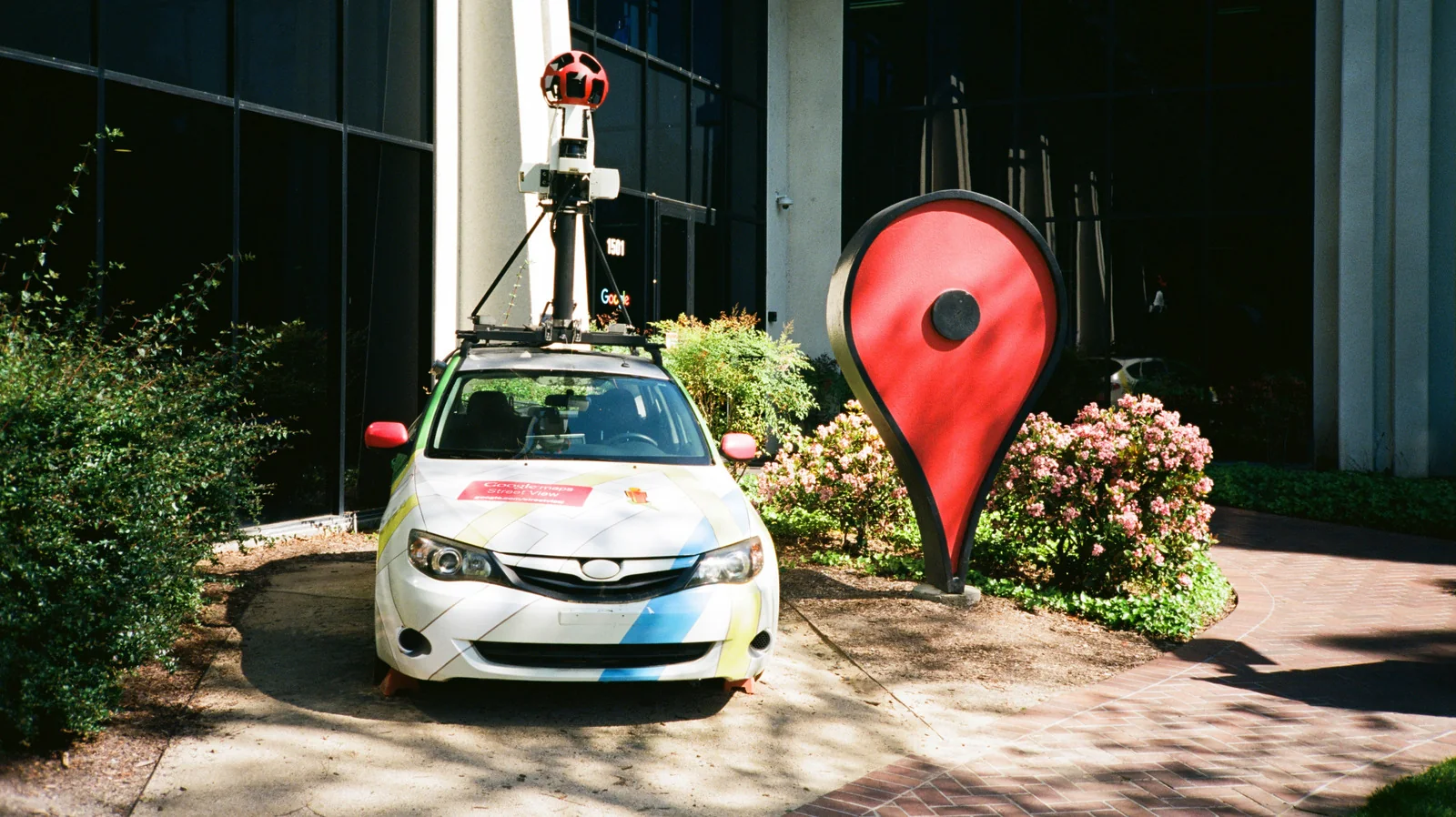 How to Drop a Pin on Google Maps for Mobile and Desktop