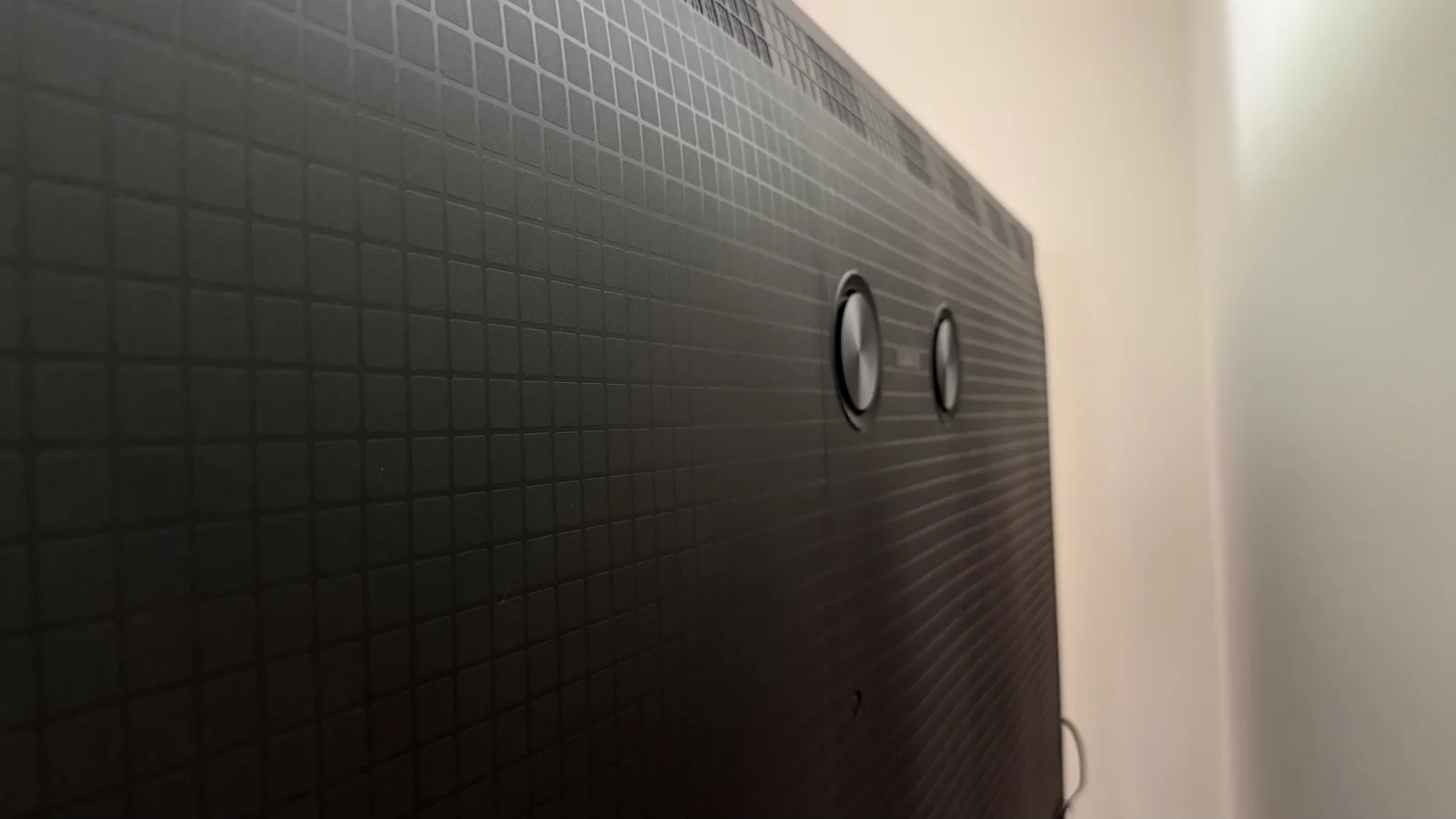 The TCL QM7L has dedicated drivers in the back for a fuller audio experience.
