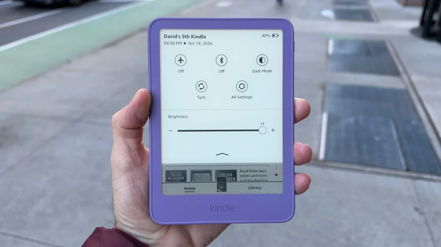 A shoot of the Kindle held up in the reviewer's hand in the streets of New York with the front light cranked up to its highest setting. 