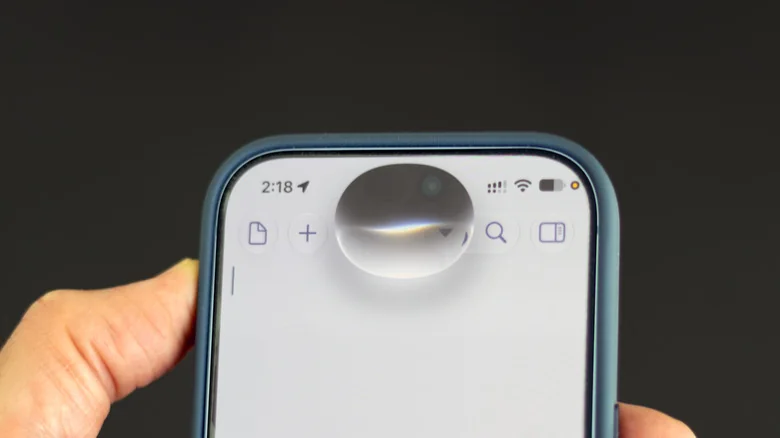 Closeup of the Siri icon listening for the user's response on iPhone.