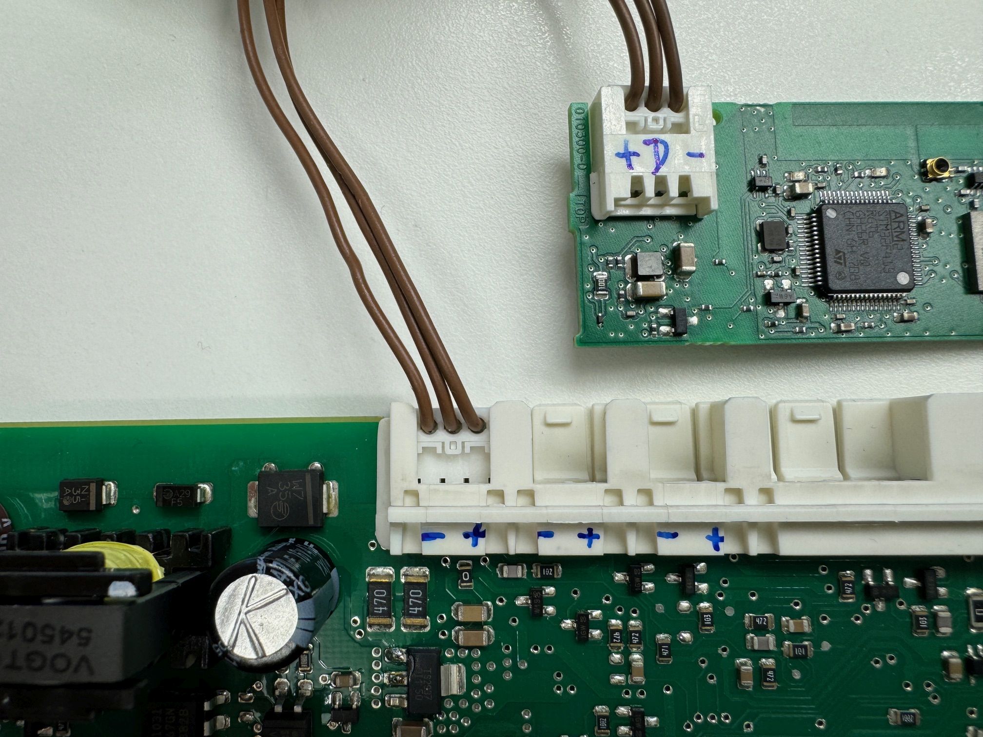 BSH D-Bus 2 pinout, power module bottom, slave top right