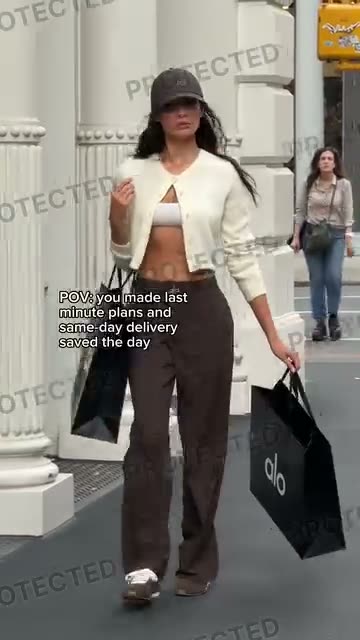 Alo Yoga ad