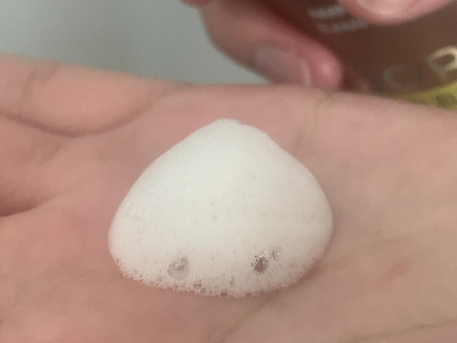 泡泡質地近拍，呈現綿密泡泡
