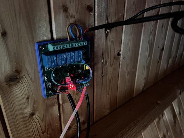 ESP12F-Relay-X4 Controller im Gehäuse