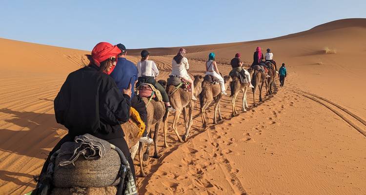 Trekking in cammello tra le dune di Erg Chebbi