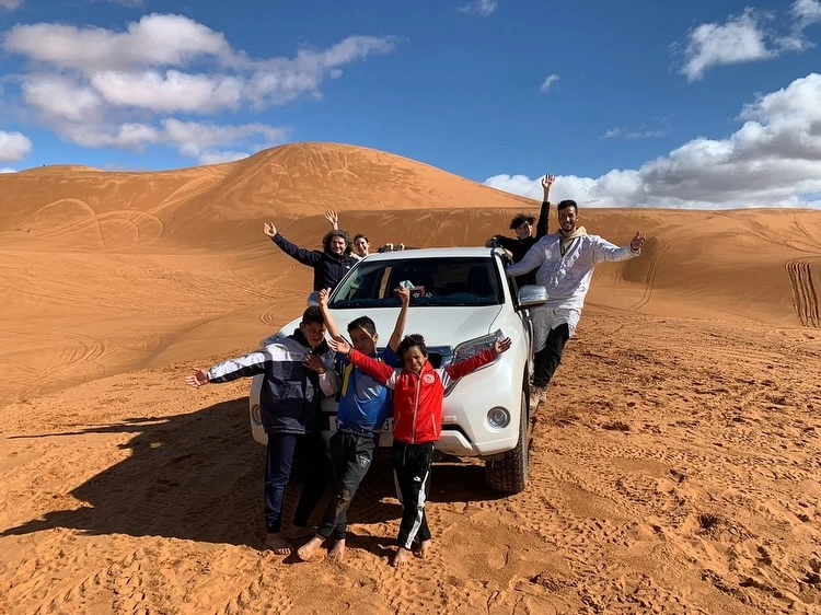 Gruppo in escursione 4x4 nel deserto di Merzouga