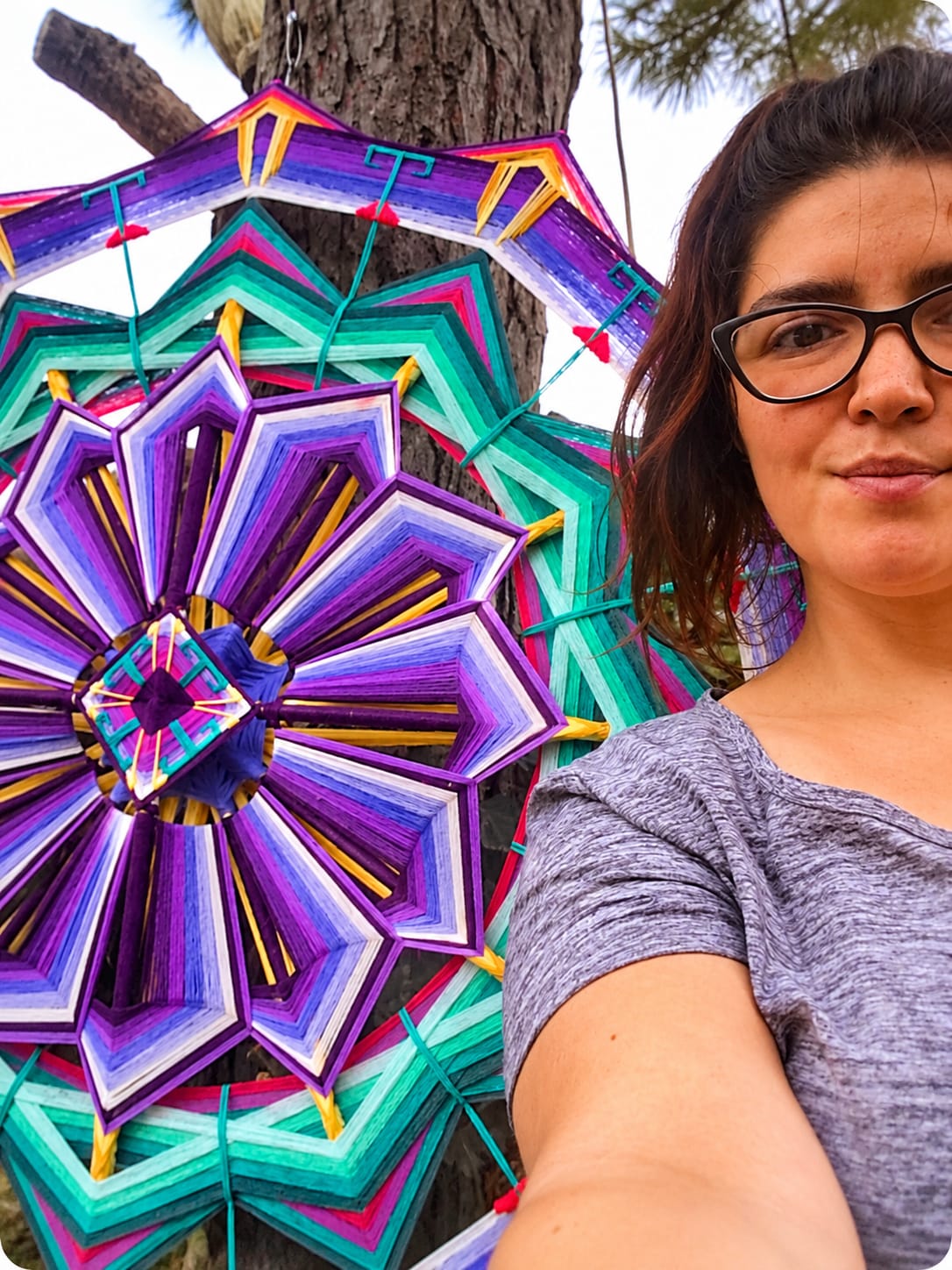 Mery con su mandala violeta