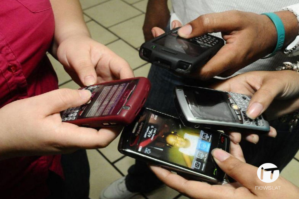 Ley limitará a tres el número de operadores móviles en el país