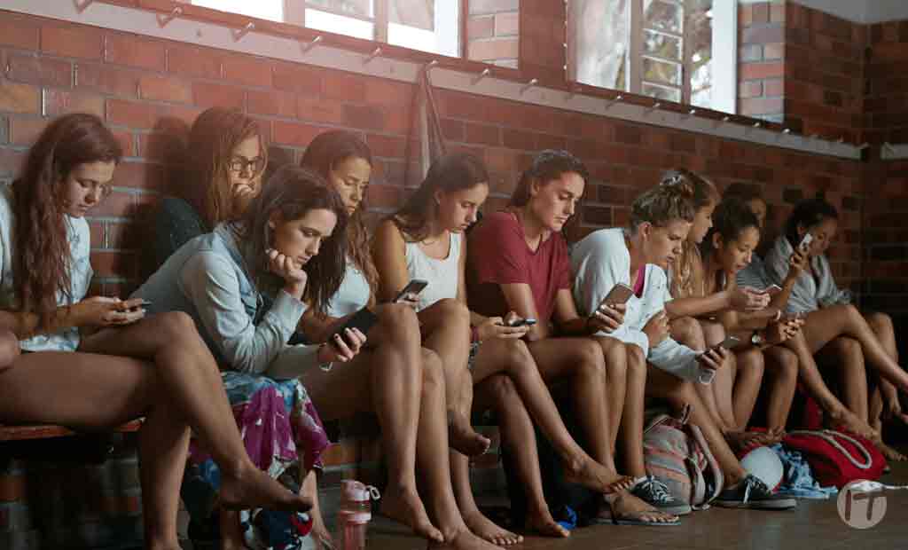 5 de cada 10 adolescentes tienen el celular al alcance de su mano 12 horas por día