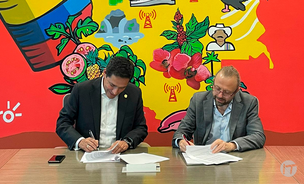 Claro Colombia firma acuerdo con AWS para acelerar la migración a la nube de empresas y entidades públicas