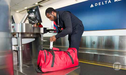 Cómo Delta se está volviendo creativa con su app y su alianza con una compañía nueva para agilizar la entrega de equipaje