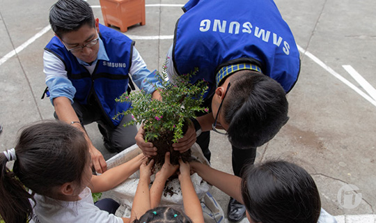 Samsung crece en la región gracias a las manos de sus voluntarios