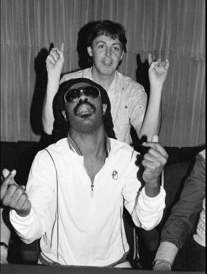 Paul McCartney & stevie Wonder