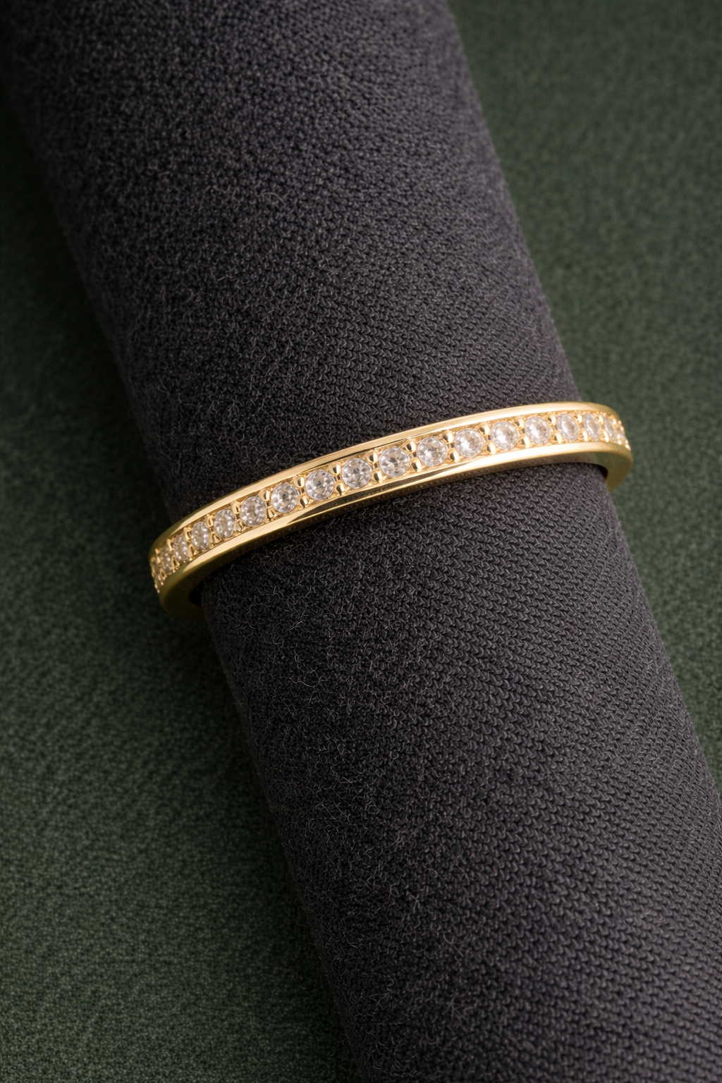 Anel Cravejado Retangular Quadrado