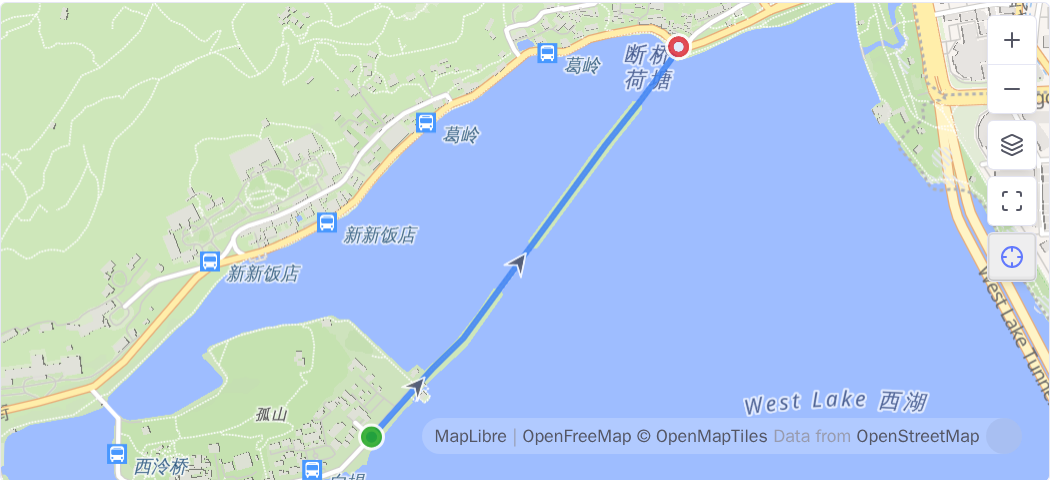 A GPX track across a causeway: a green disc where it started, a red ring where it ended, and arrows along the line pointing the way it was walked