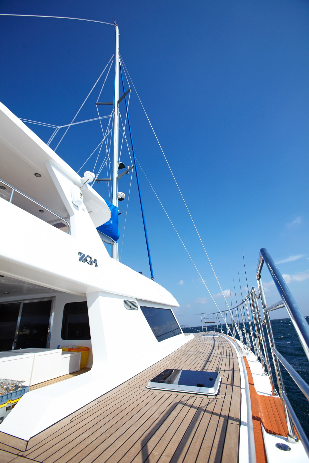 Grande Bleu yacht interior lounge