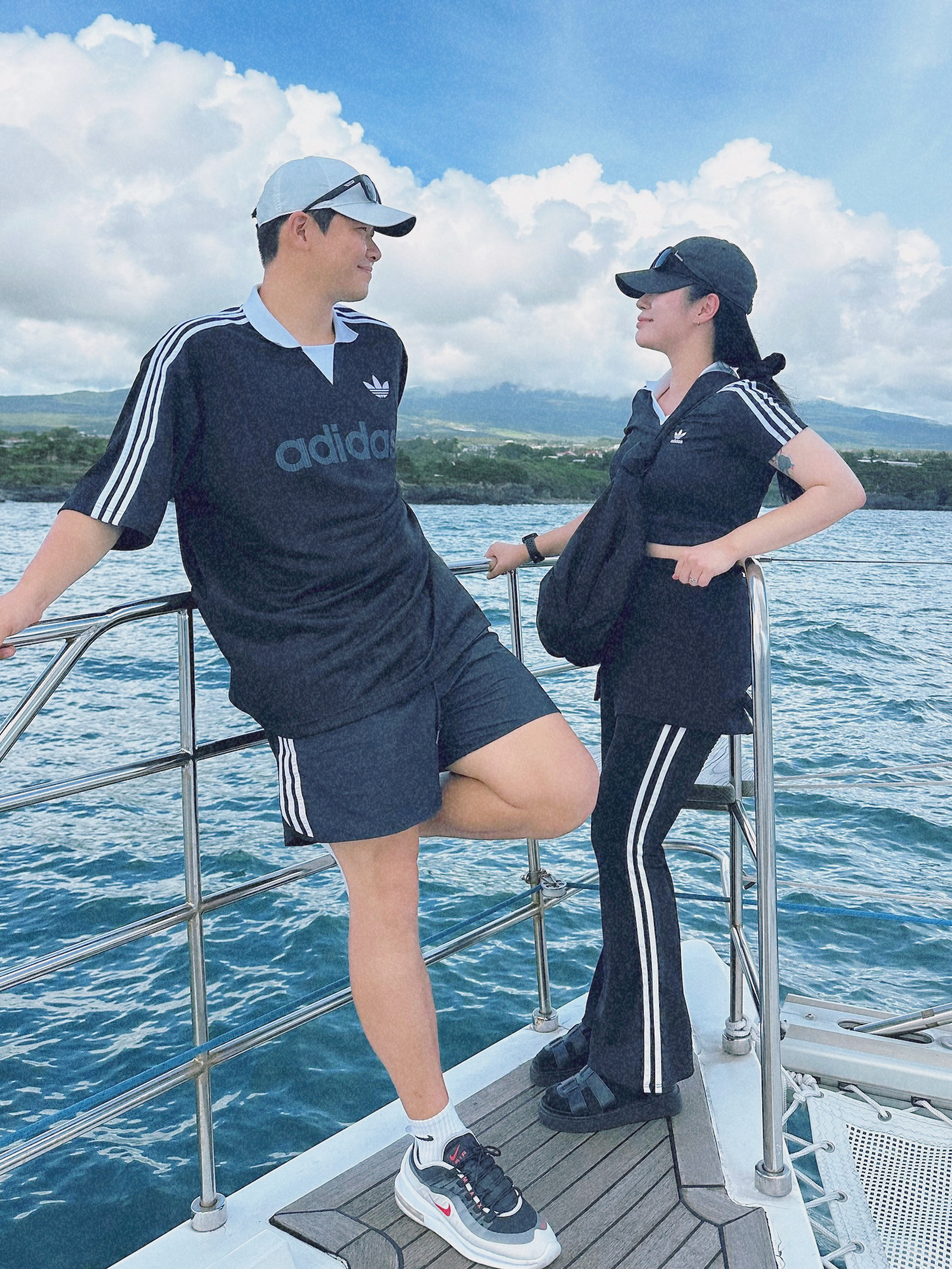 Guest enjoying Grande Bleu Jeju yacht