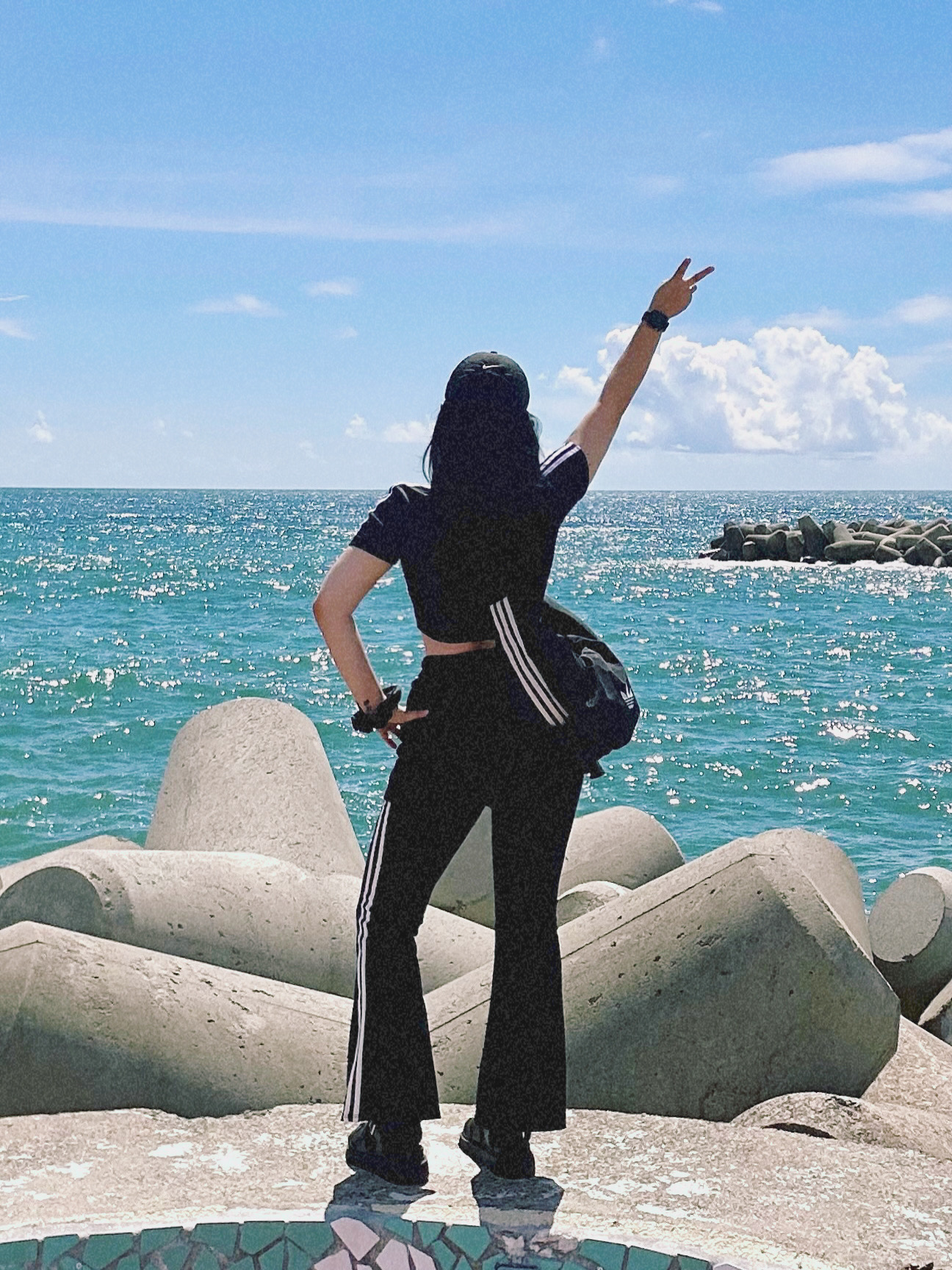 Guest enjoying Grande Bleu Jeju yacht