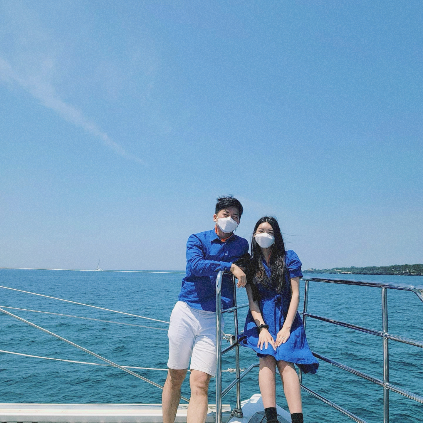 Guest enjoying Grande Bleu Jeju yacht