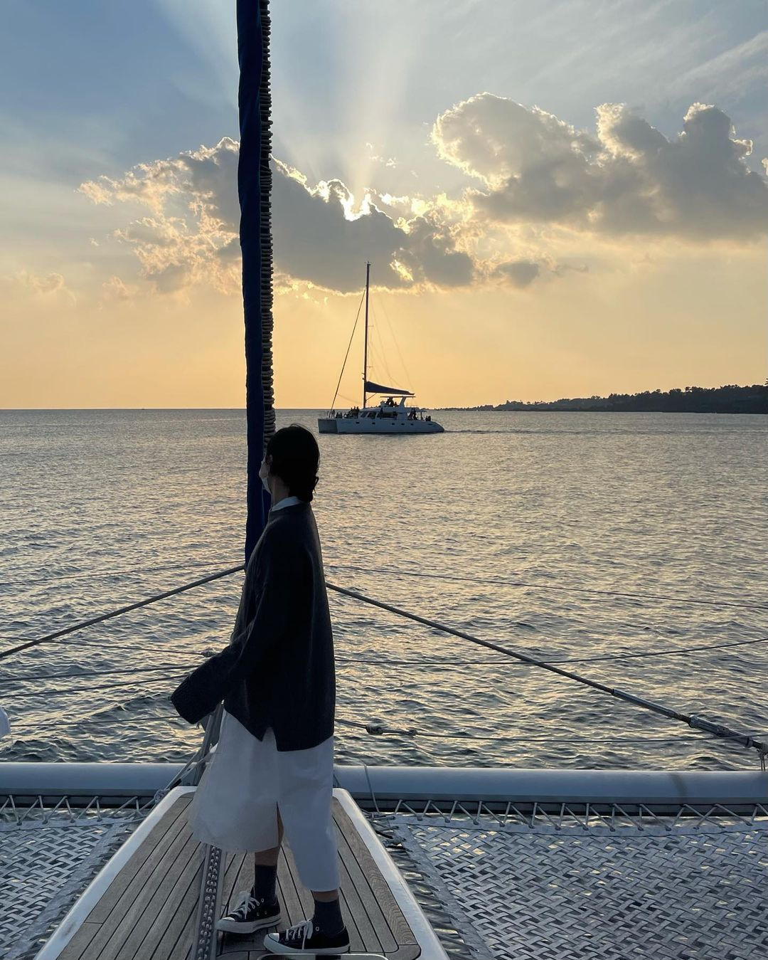 Guest enjoying Grande Bleu Jeju yacht