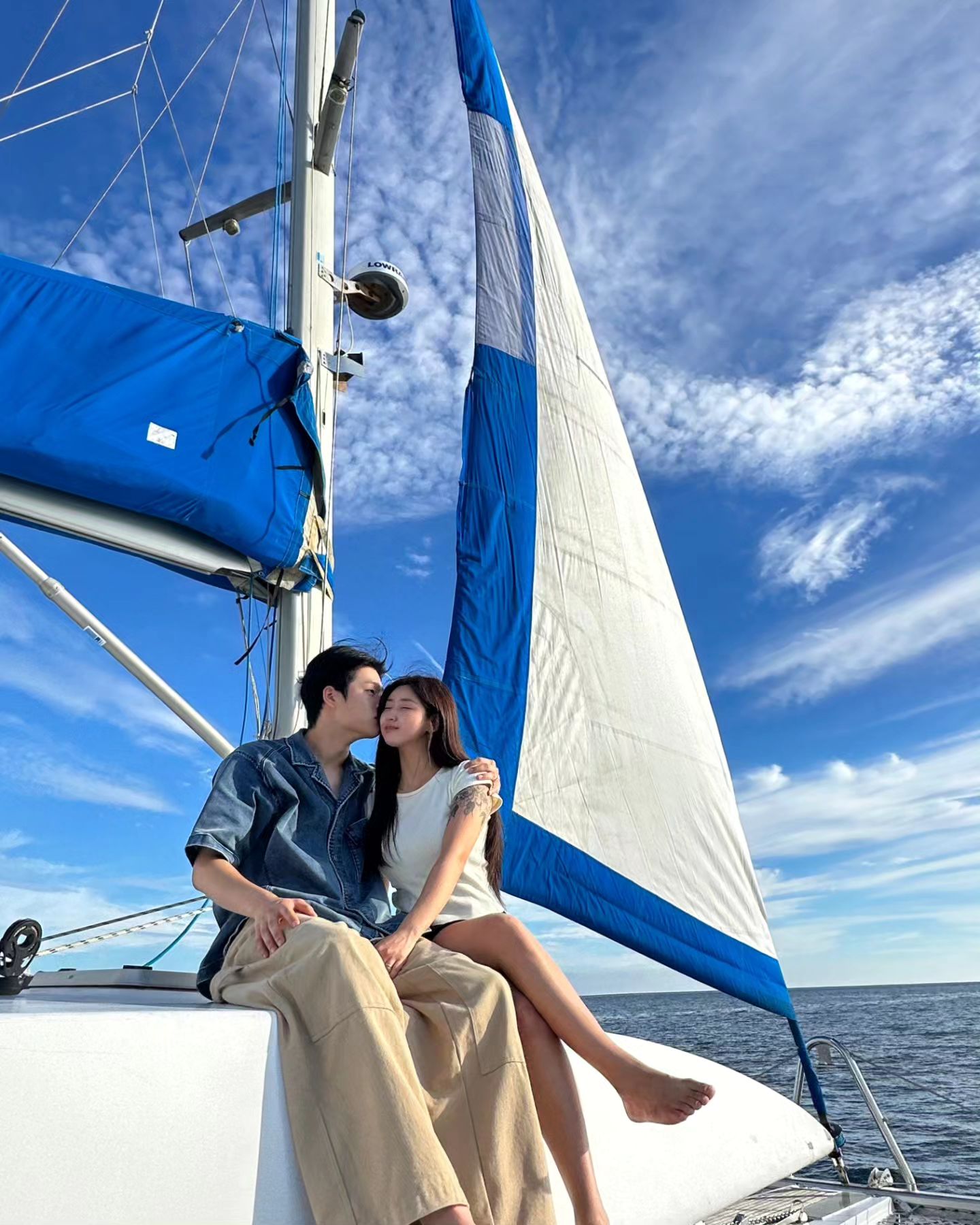 Guest enjoying Grande Bleu Jeju yacht