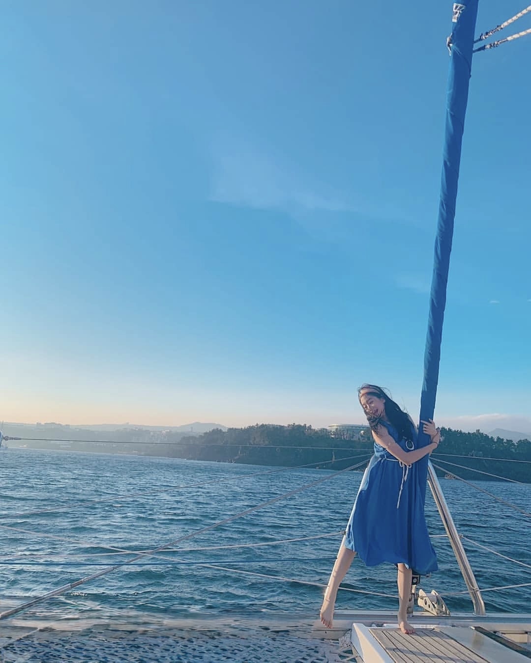 Guest enjoying Grande Bleu Jeju yacht