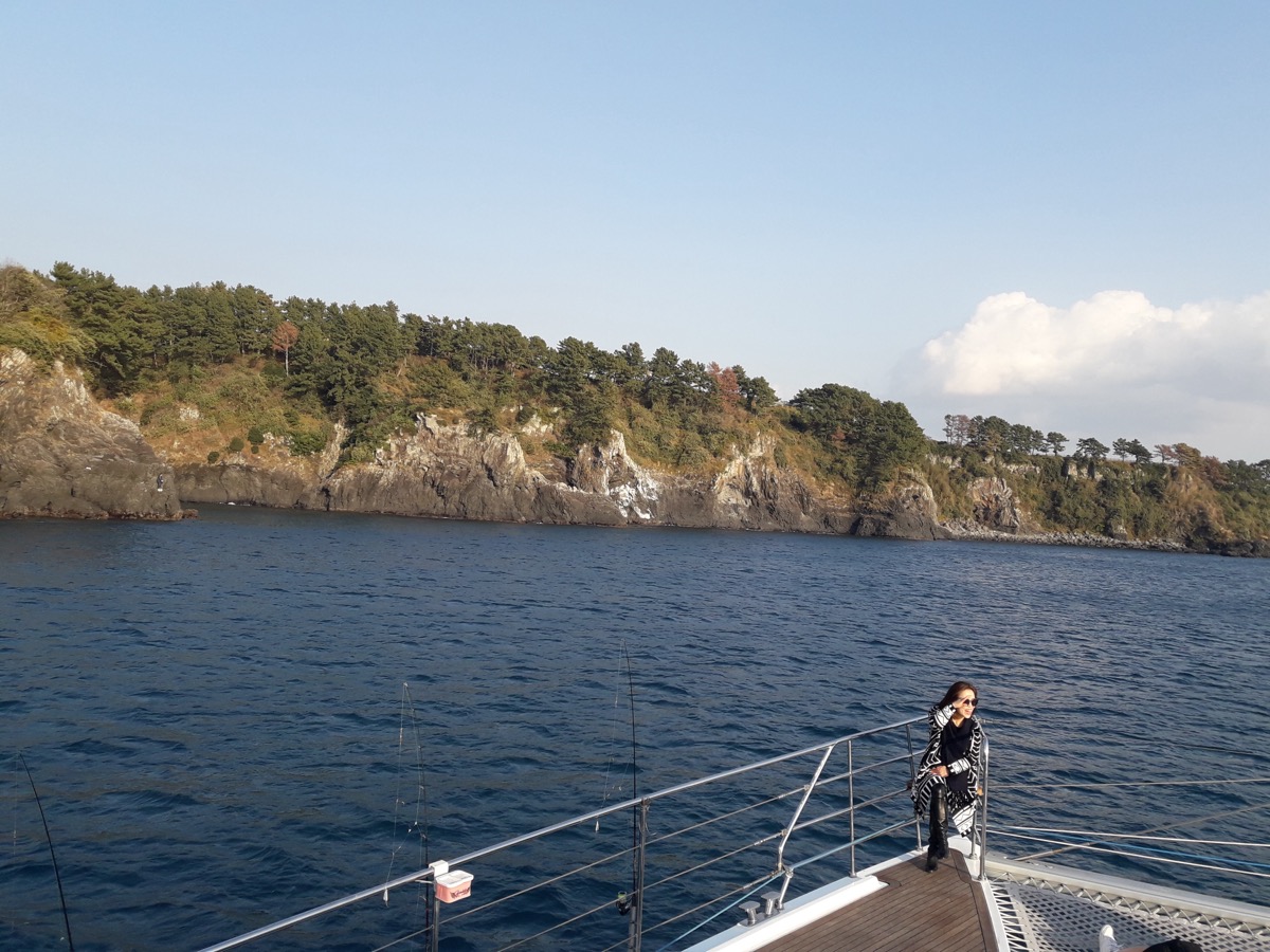 Grande Bleu Jeju sunset sailing