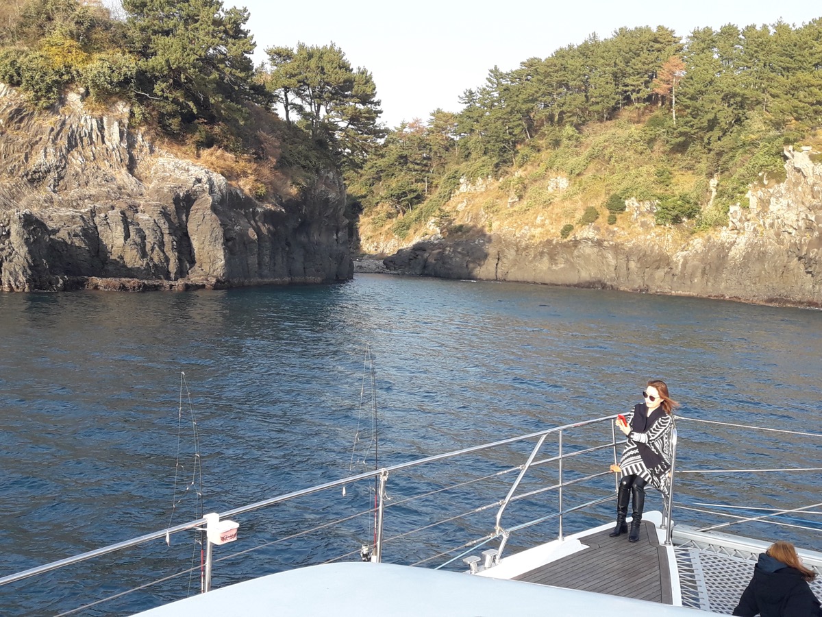 Grande Bleu Jeju sunset sailing
