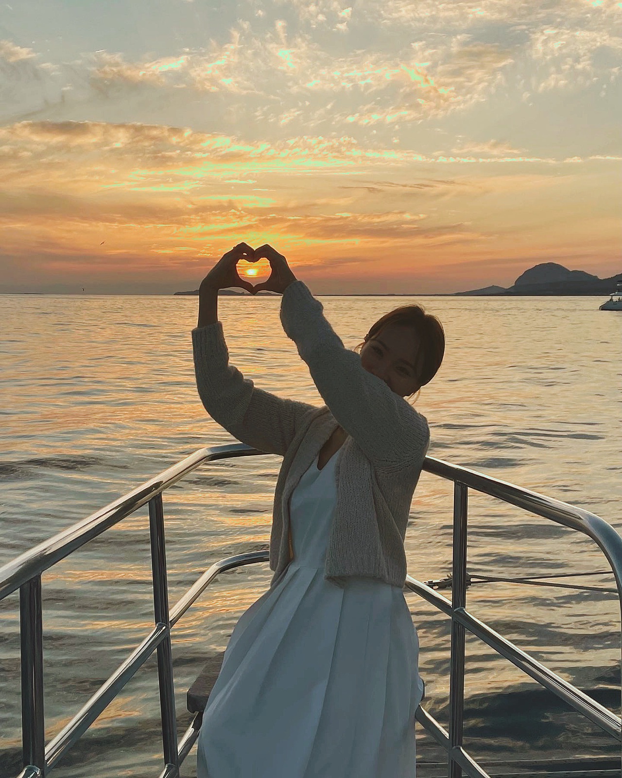 Traveler on Grande Bleu sunset