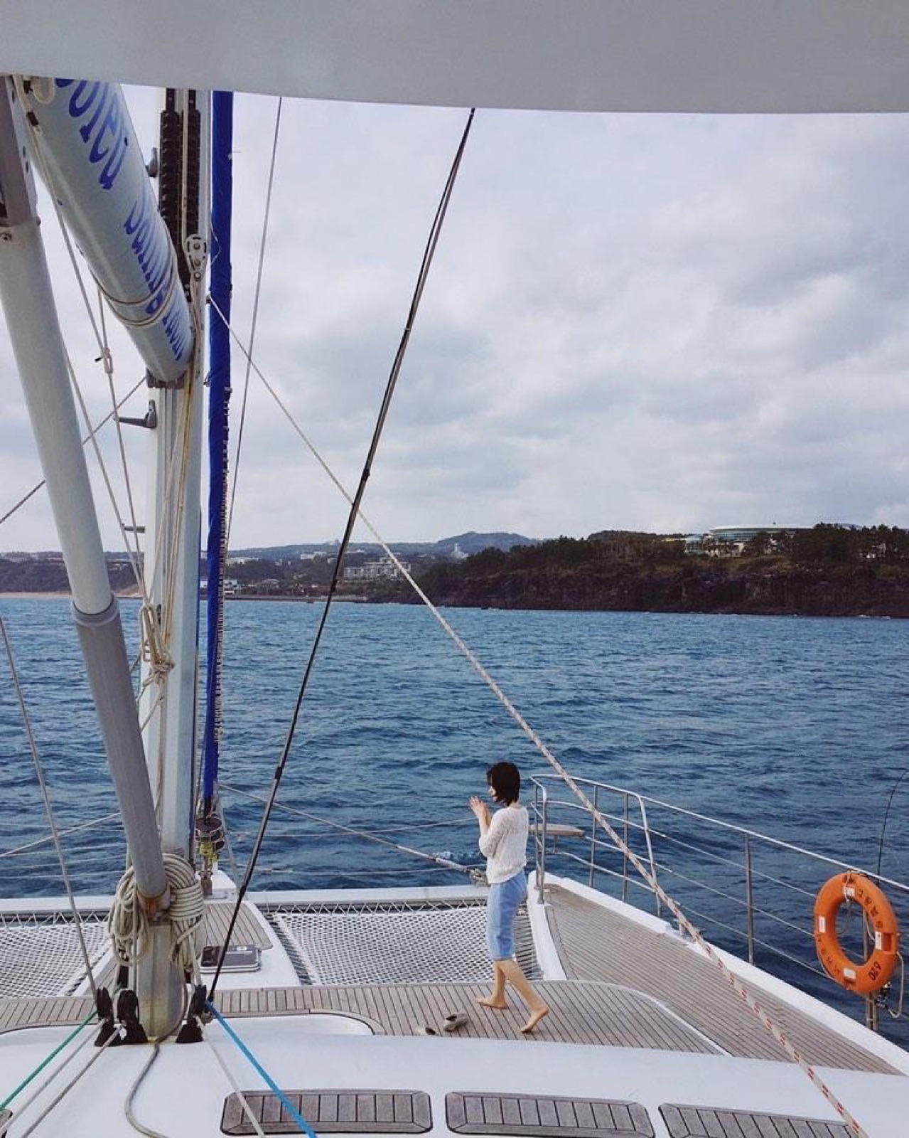 Guest enjoying Jeju catamaran