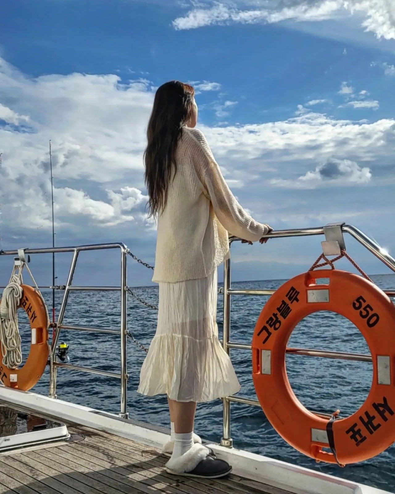 Traveler on Jeju catamaran tour