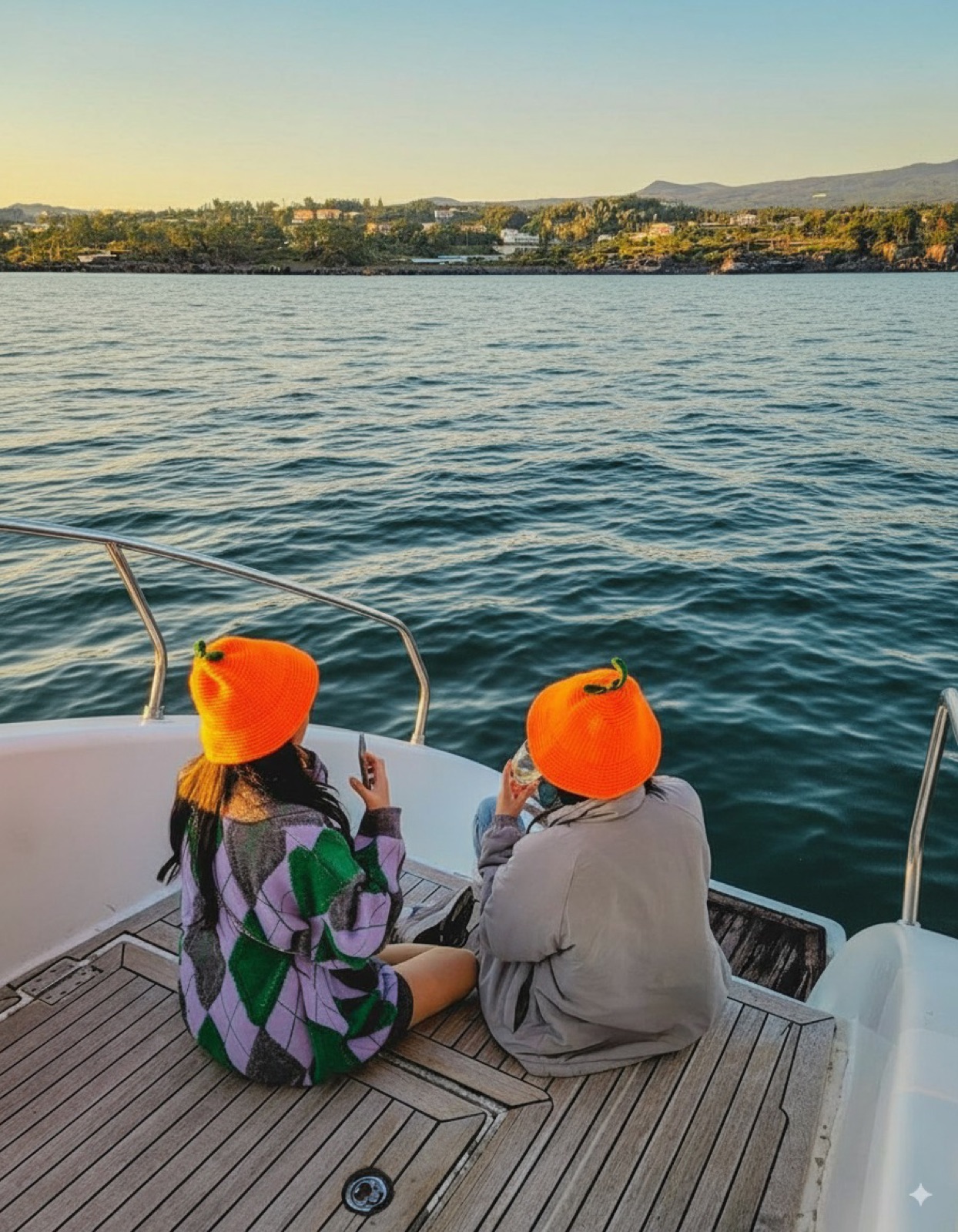 Traveler enjoying Jeju yacht tour