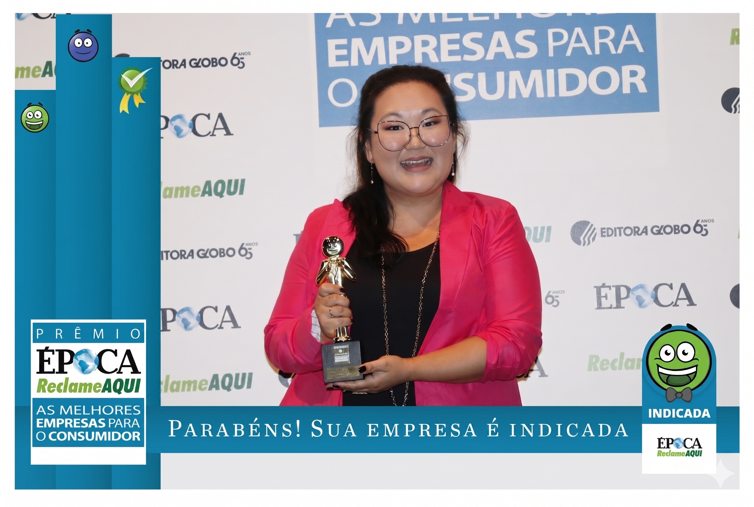 Diretora Jaqueline com trof�u Premio �poca Reclame AQUI
